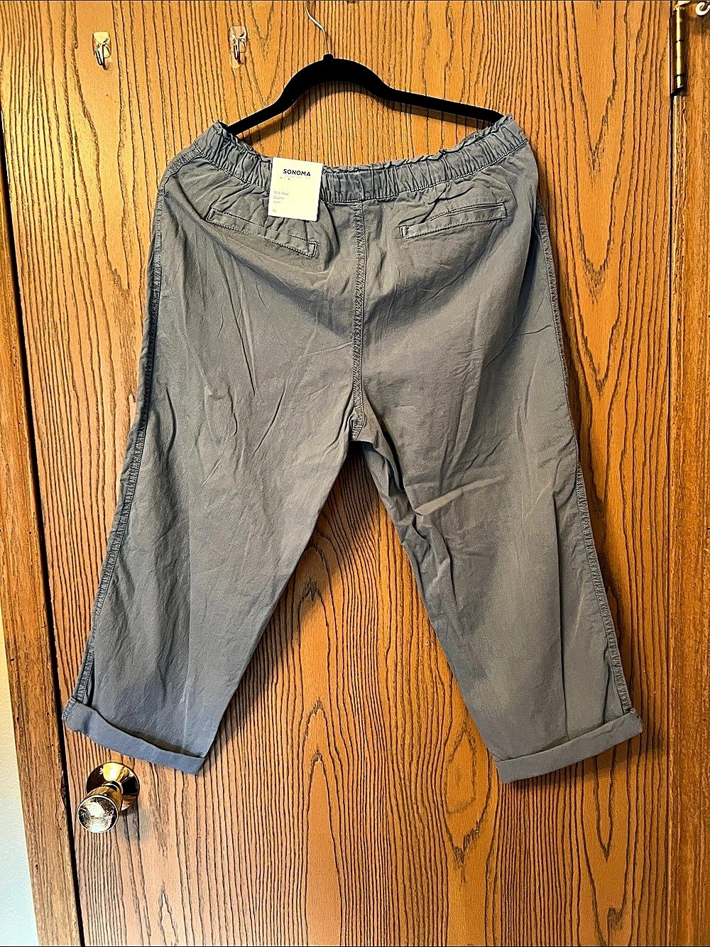 Women’s Sonoma Mid-Rise Capris Gray NWT